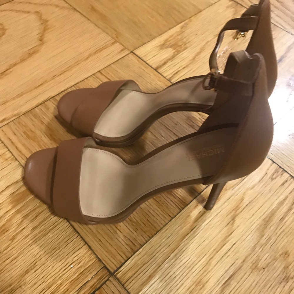 Michael Kors heels size 9